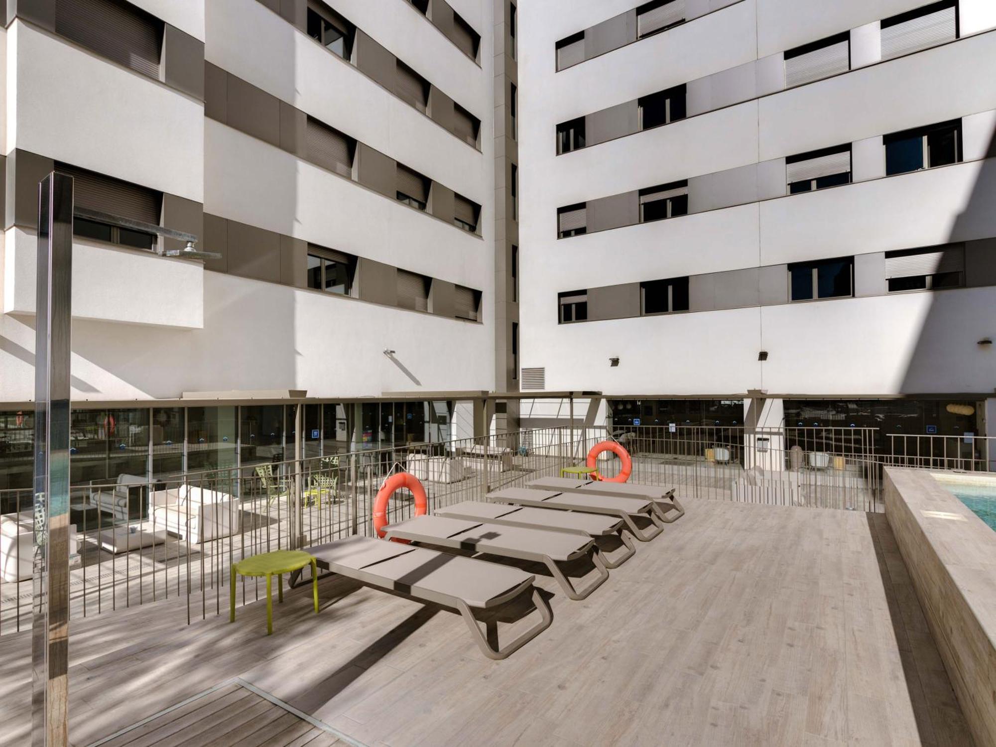 Livensa Living Studios Valencia Marina Real Valência Exterior foto
